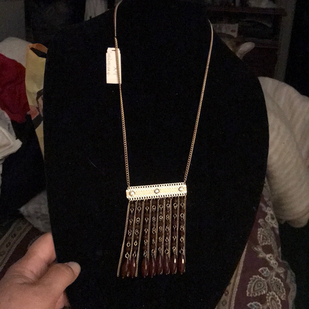 Gold Chain W Hanging Gold Chains And Red Beads 10$